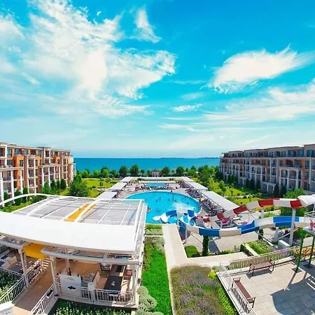 4* Sea - With Balcony 아파트