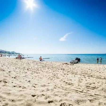 4* Sea - With Balcony Lägenhet